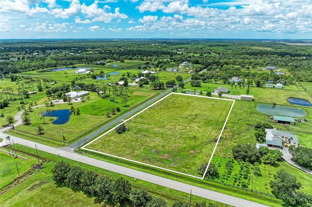 En Venta: $500,000 (5.08 acres)