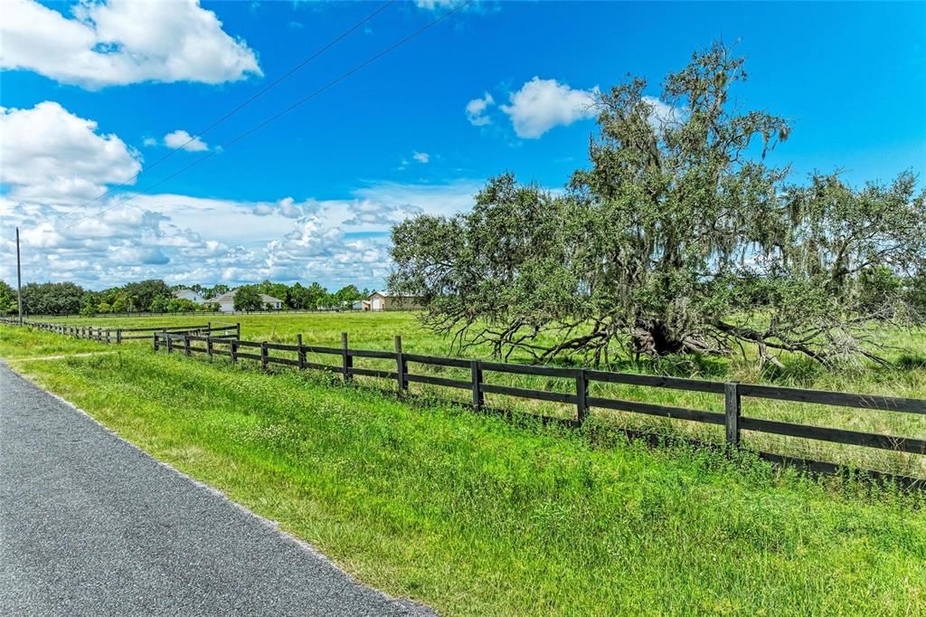 En Venta: $500,000 (5.08 acres)