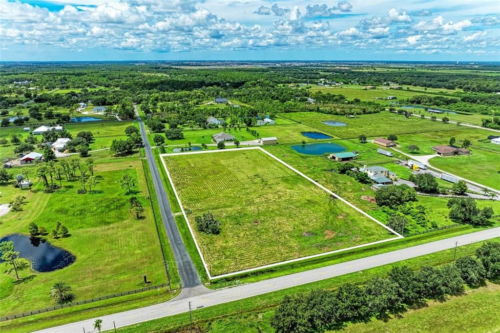 En Venta: $500,000 (5.08 acres)