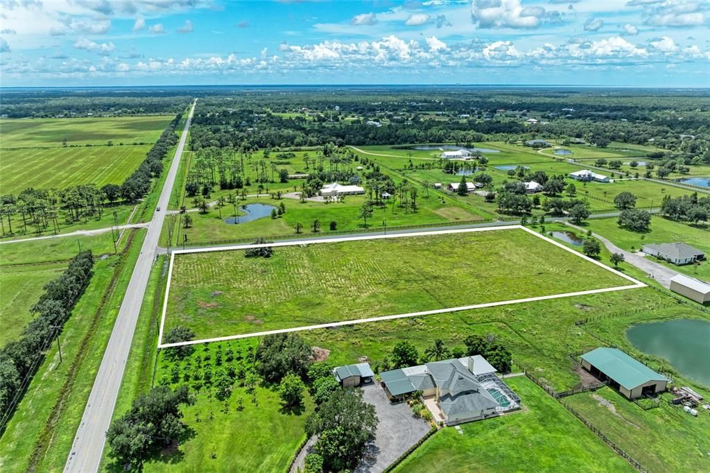 En Venta: $500,000 (5.08 acres)