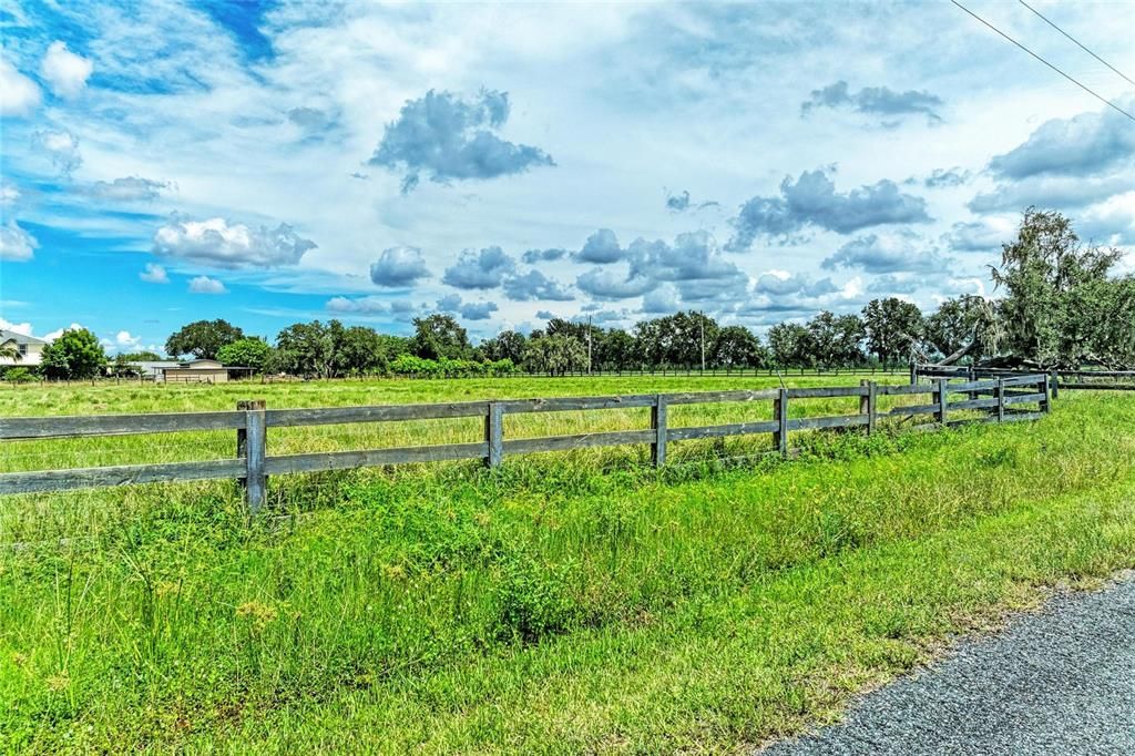 En Venta: $500,000 (5.08 acres)