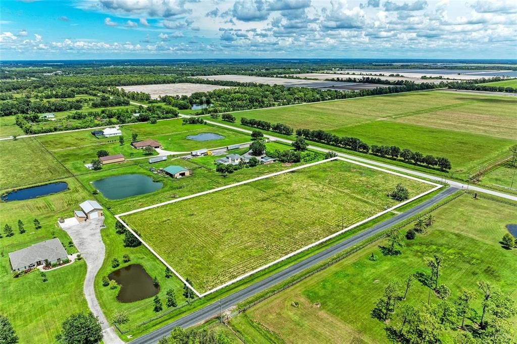 En Venta: $500,000 (5.08 acres)