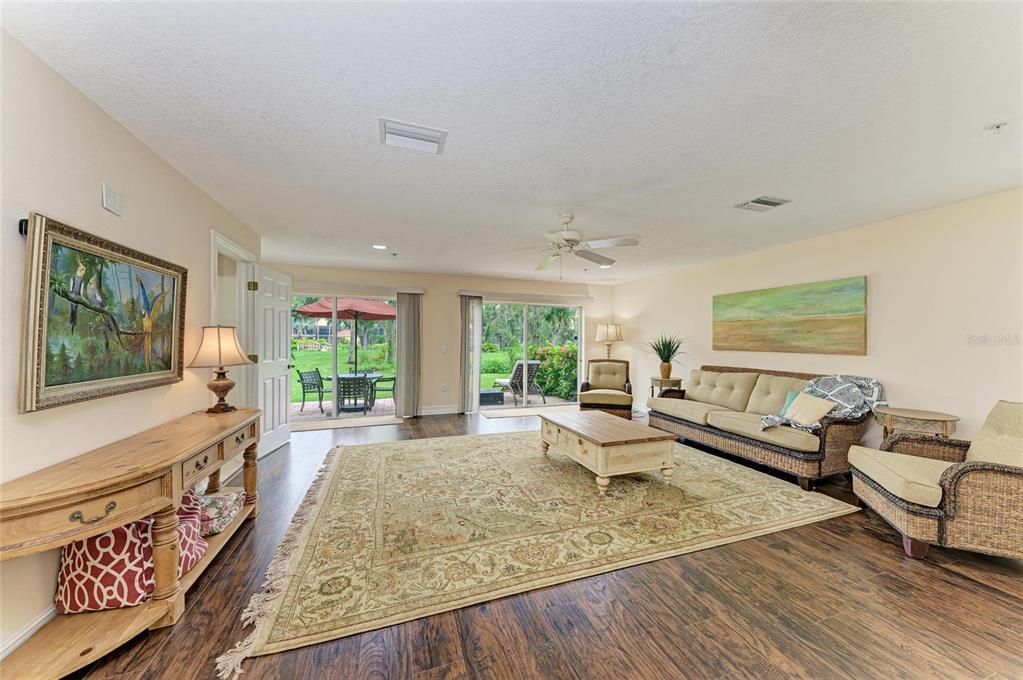 For Sale: $499,000 (4 beds, 3 baths, 2828 Square Feet)