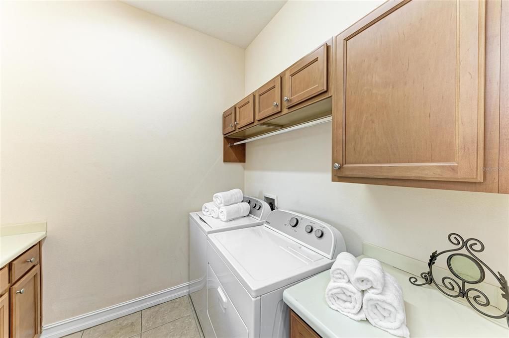 For Sale: $499,000 (4 beds, 3 baths, 2828 Square Feet)