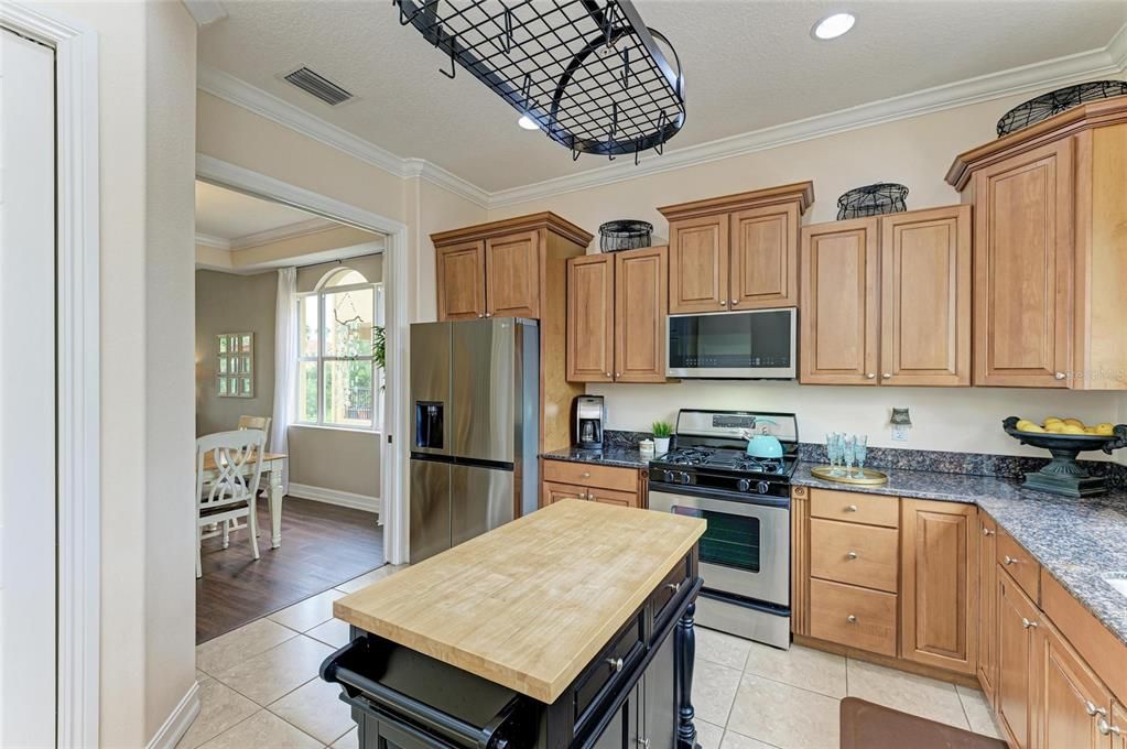 For Sale: $499,000 (4 beds, 3 baths, 2828 Square Feet)