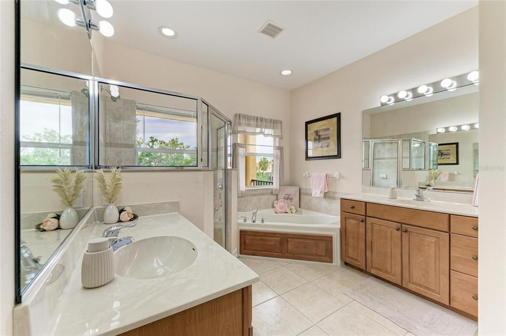 For Sale: $499,000 (4 beds, 3 baths, 2828 Square Feet)