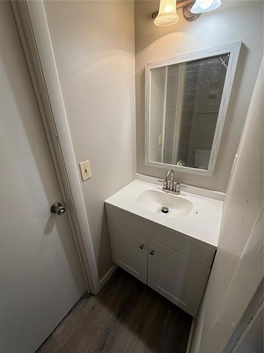 For Rent: $1,450 (2 beds, 1 baths, 909 Square Feet)