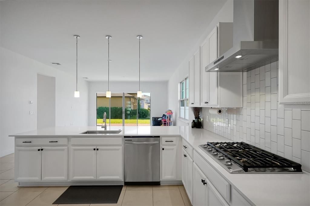 待售: $610,000 (6 贝兹, 3 浴室, 2875 平方英尺)