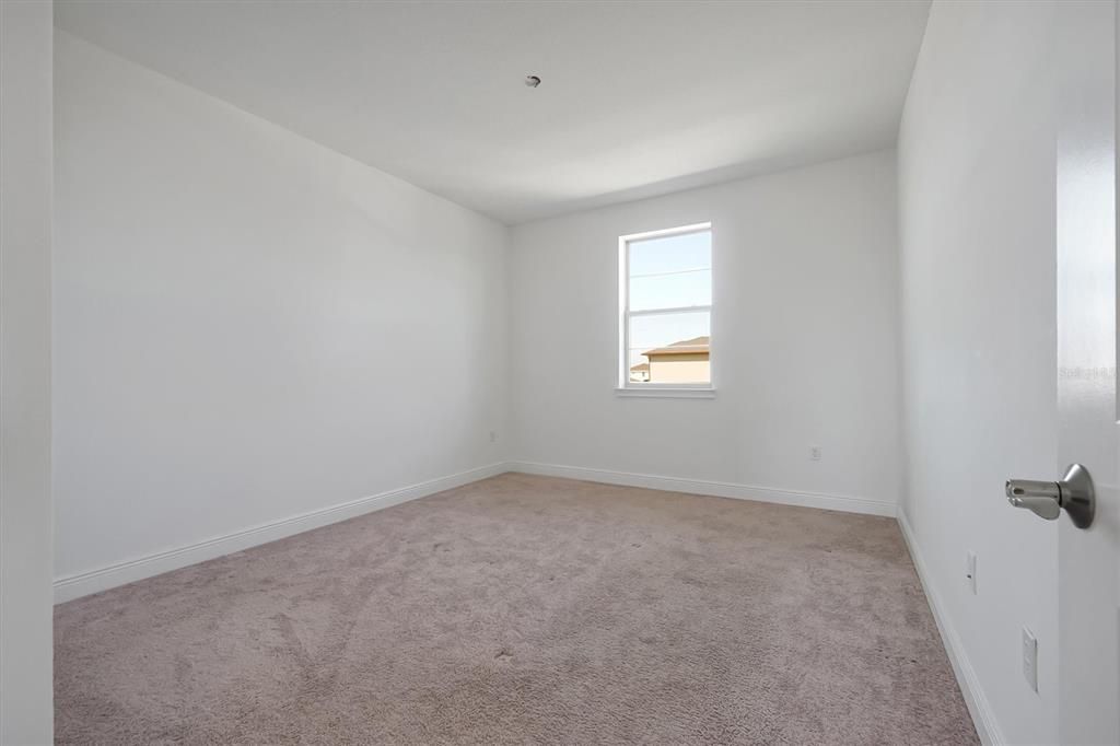 待售: $610,000 (6 贝兹, 3 浴室, 2875 平方英尺)