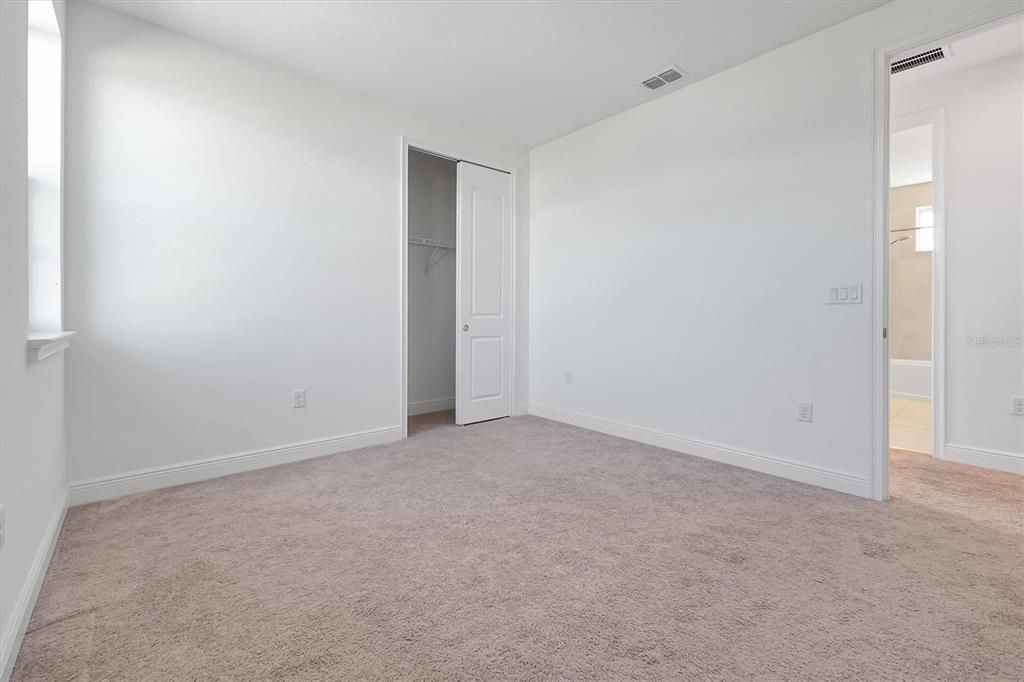 待售: $610,000 (6 贝兹, 3 浴室, 2875 平方英尺)