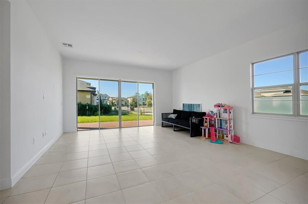 待售: $610,000 (6 贝兹, 3 浴室, 2875 平方英尺)