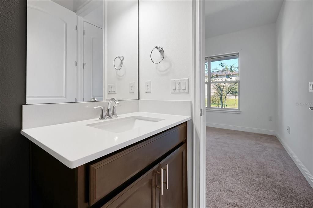 待售: $610,000 (6 贝兹, 3 浴室, 2875 平方英尺)