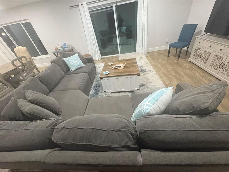 В аренду: $4,500 (4 спален, 3 ванн, 2610 Квадратных фут)