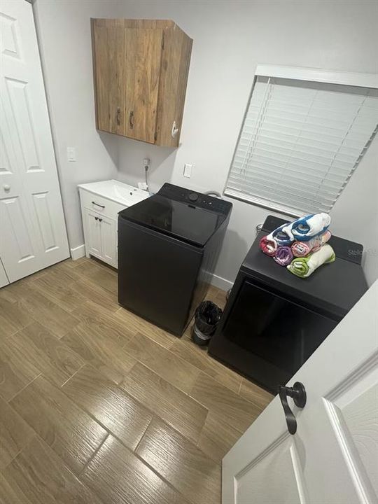 В аренду: $4,500 (4 спален, 3 ванн, 2610 Квадратных фут)