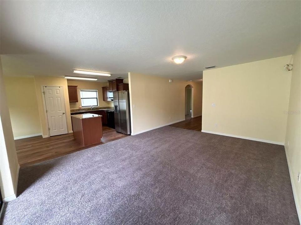 For Rent: $1,800 (3 beds, 2 baths, 1384 Square Feet)