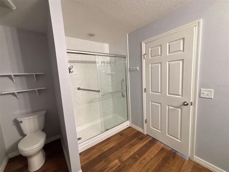 For Rent: $1,800 (3 beds, 2 baths, 1384 Square Feet)