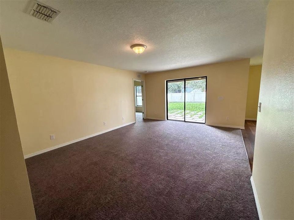 For Rent: $1,800 (3 beds, 2 baths, 1384 Square Feet)