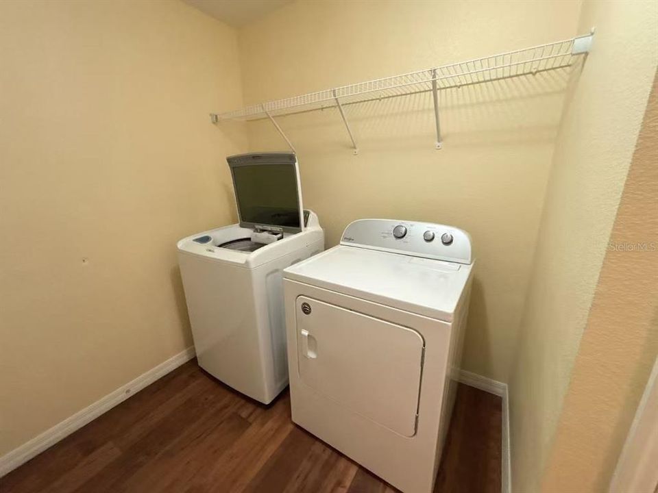 For Rent: $1,800 (3 beds, 2 baths, 1384 Square Feet)