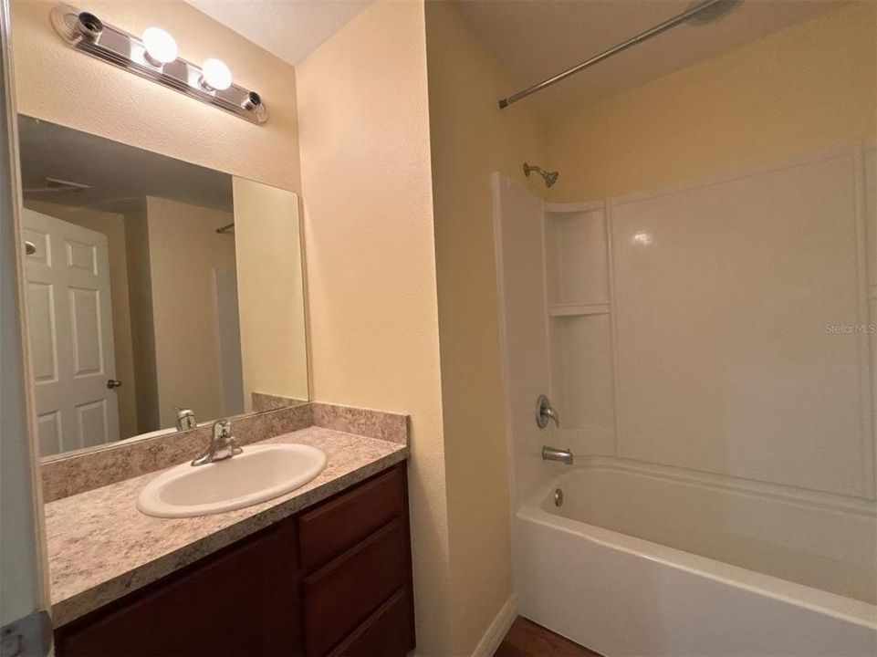 For Rent: $1,800 (3 beds, 2 baths, 1384 Square Feet)