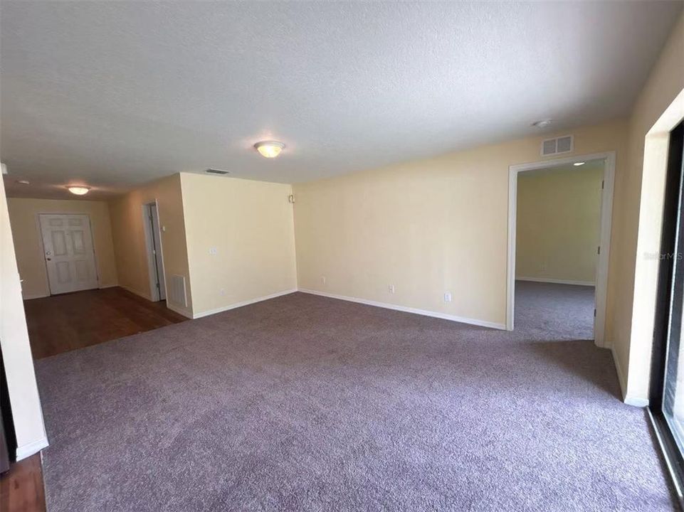 For Rent: $1,800 (3 beds, 2 baths, 1384 Square Feet)