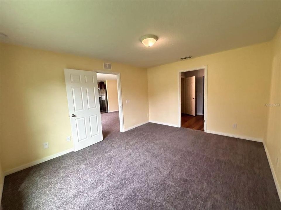 For Rent: $1,800 (3 beds, 2 baths, 1384 Square Feet)