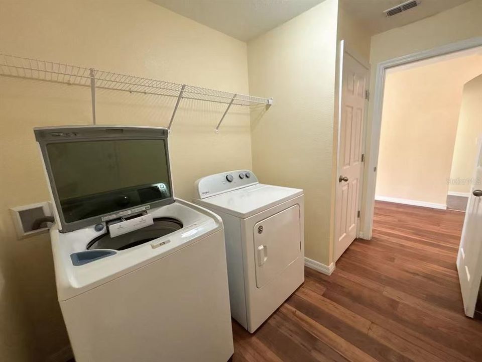 For Rent: $1,800 (3 beds, 2 baths, 1384 Square Feet)