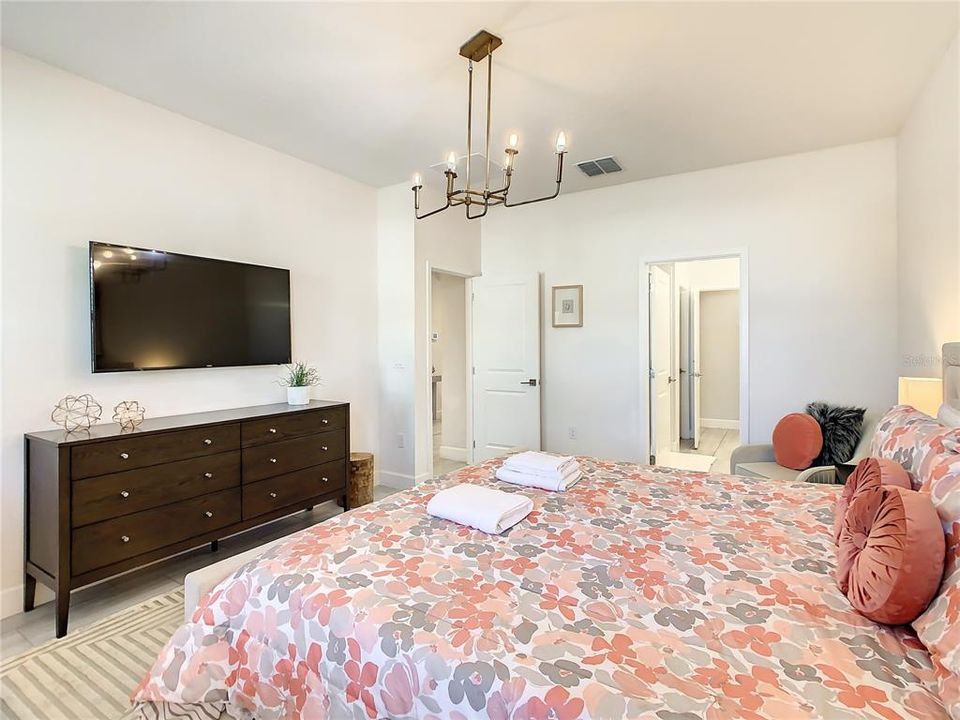 待售: $839,000 (9 贝兹, 7 浴室, 3979 平方英尺)