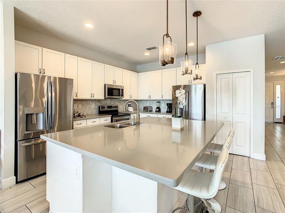 待售: $839,000 (9 贝兹, 7 浴室, 3979 平方英尺)