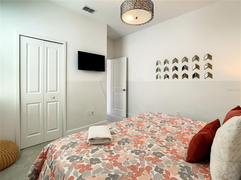 待售: $839,000 (9 贝兹, 7 浴室, 3979 平方英尺)