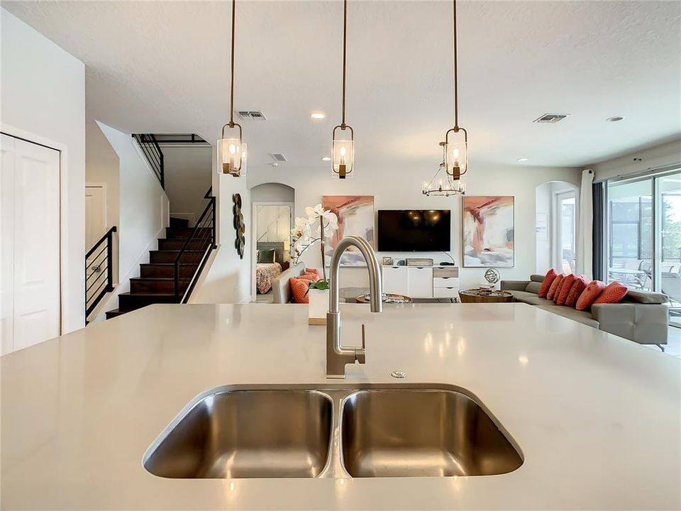 待售: $839,000 (9 贝兹, 7 浴室, 3979 平方英尺)