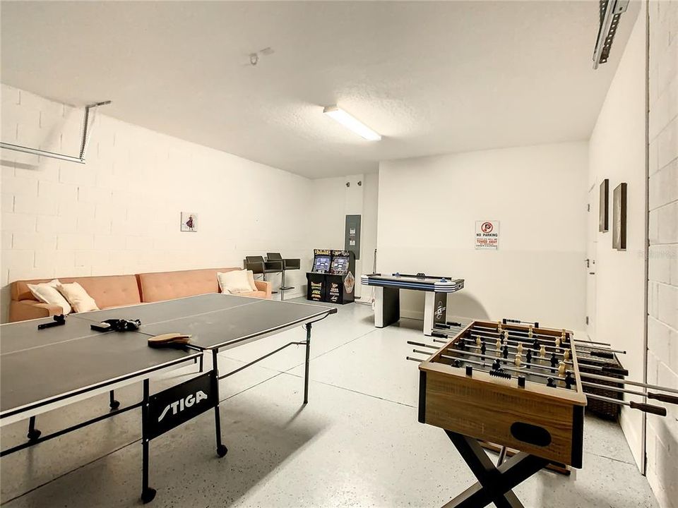 待售: $839,000 (9 贝兹, 7 浴室, 3979 平方英尺)