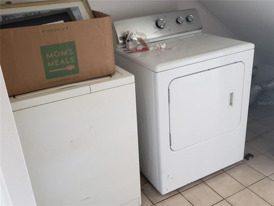 For Sale: $639,900 (3 beds, 3 baths, 1872 Square Feet)