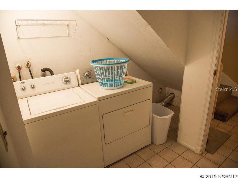 For Sale: $639,900 (3 beds, 3 baths, 1872 Square Feet)