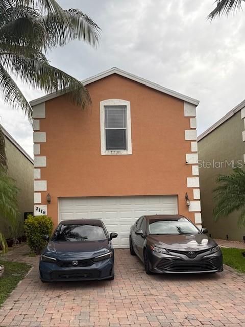Recently Sold: $350,000 (3 beds, 2 baths, 1826 Square Feet)