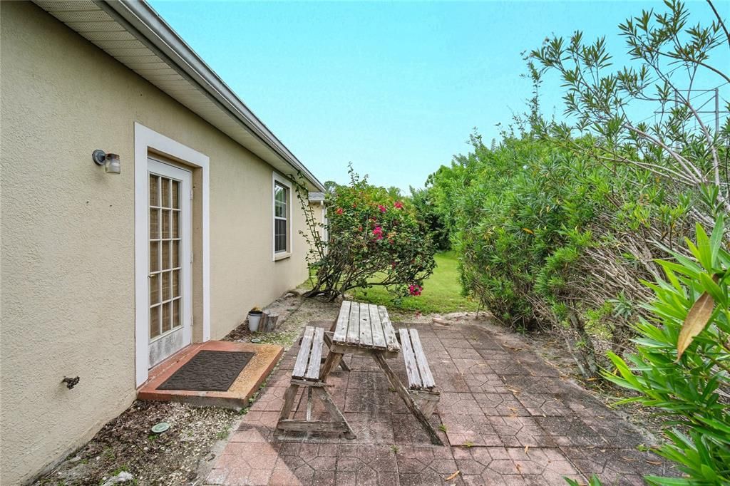 Active With Contract: $700,000 (0 beds, 0 baths, 2500 Square Feet)