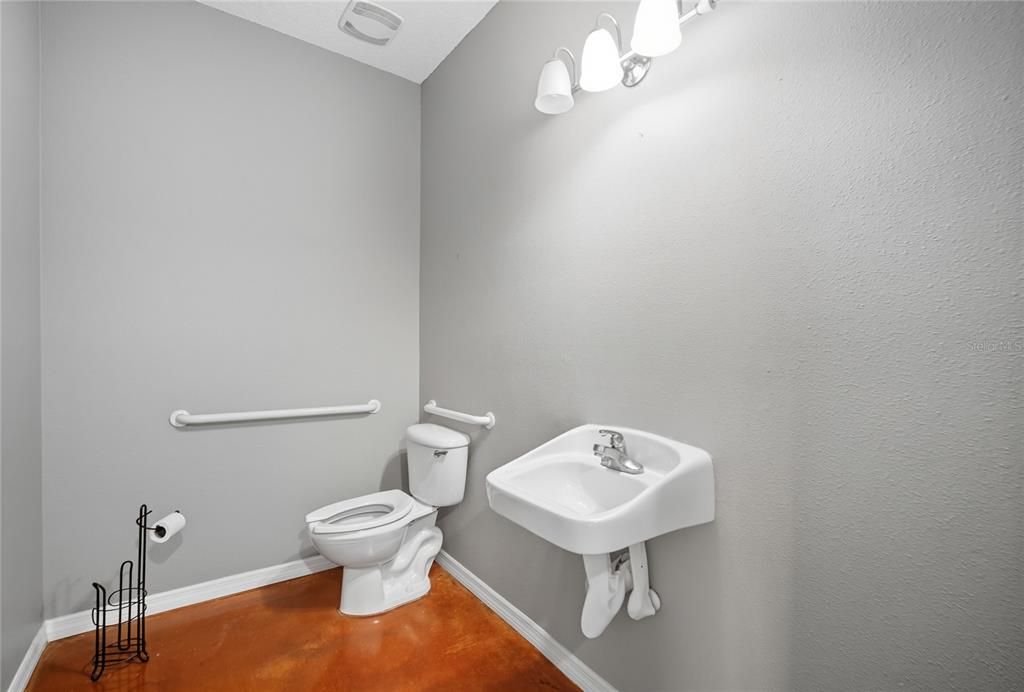 Active With Contract: $700,000 (0 beds, 0 baths, 2500 Square Feet)