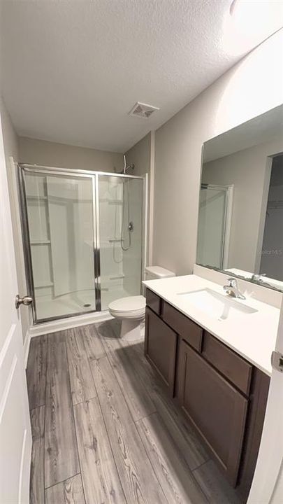 Activo con contrato: $1,750 (3 camas, 2 baños, 1270 Pies cuadrados)