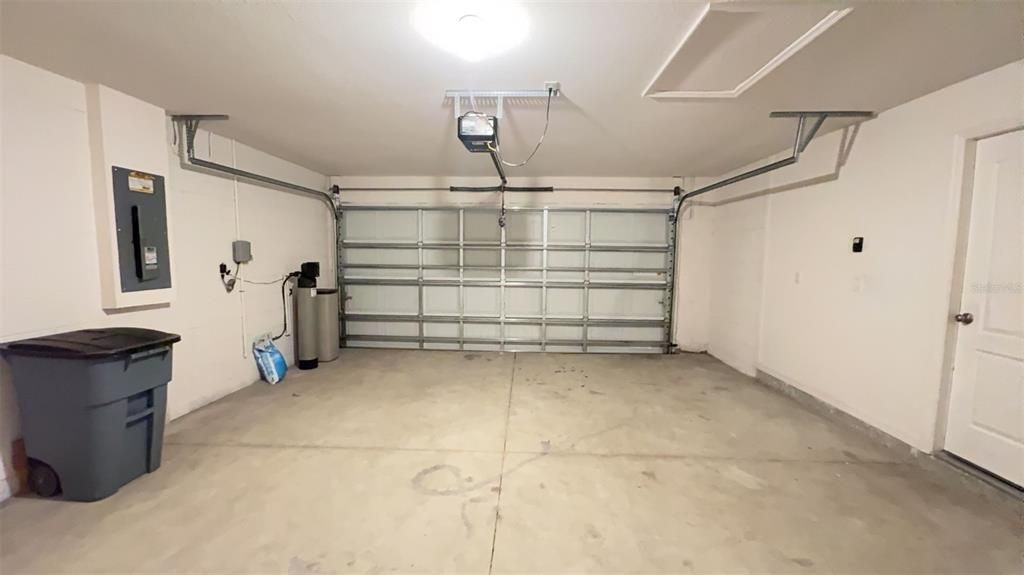 Activo con contrato: $1,750 (3 camas, 2 baños, 1270 Pies cuadrados)