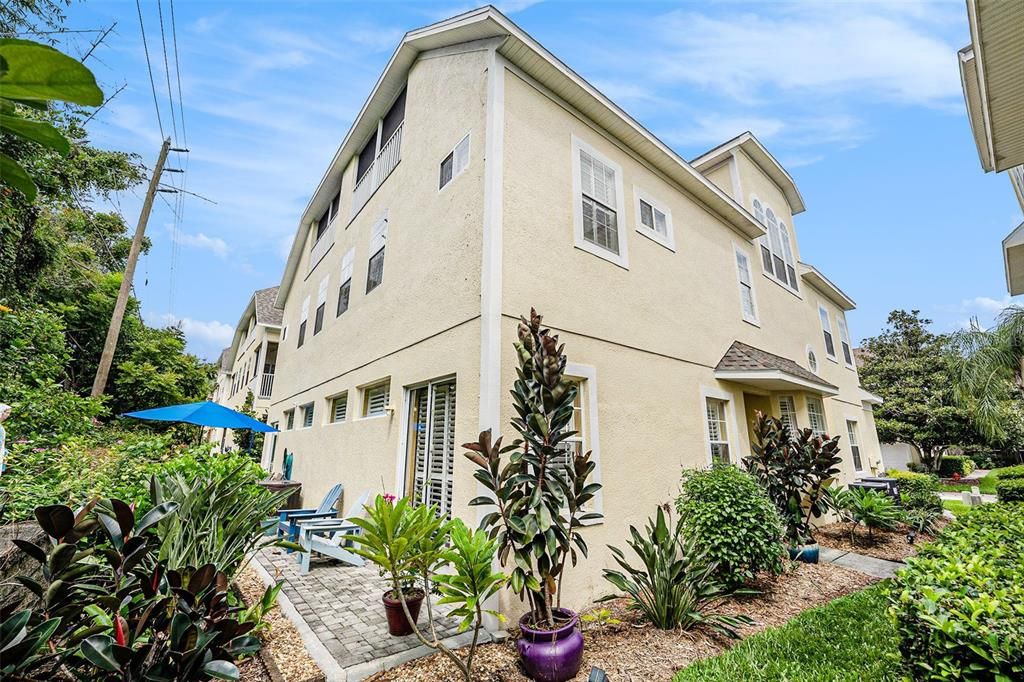 En Venta: $409,000 (3 camas, 3 baños, 2394 Pies cuadrados)