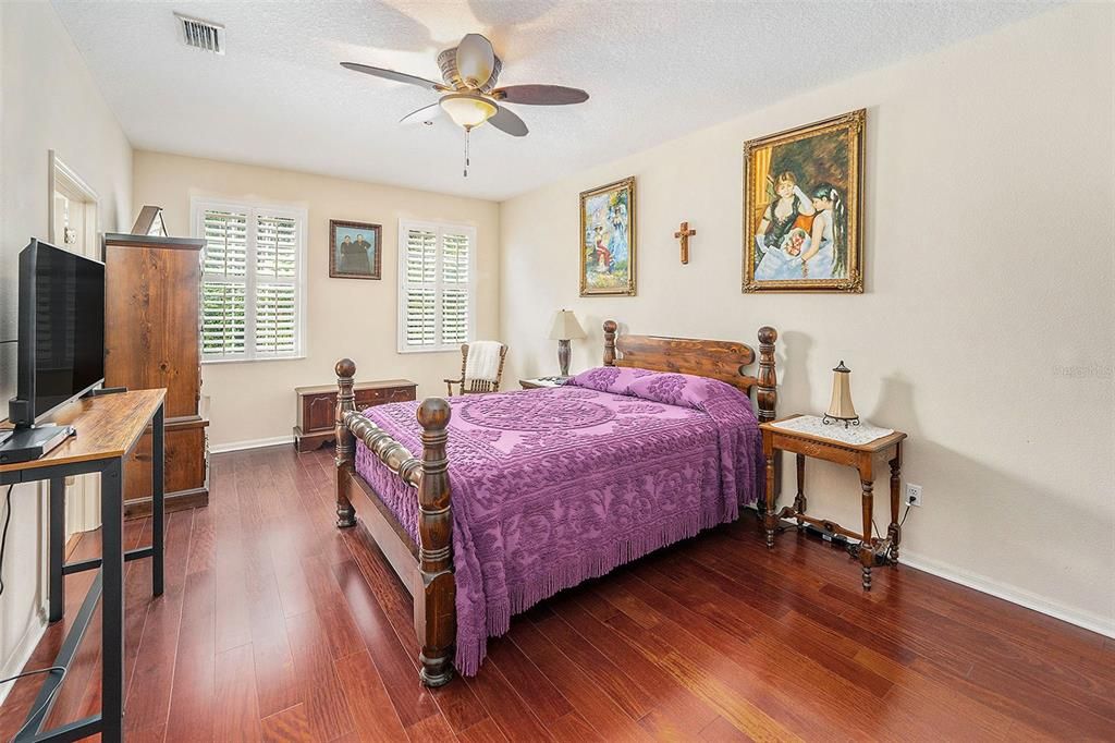 En Venta: $409,000 (3 camas, 3 baños, 2394 Pies cuadrados)