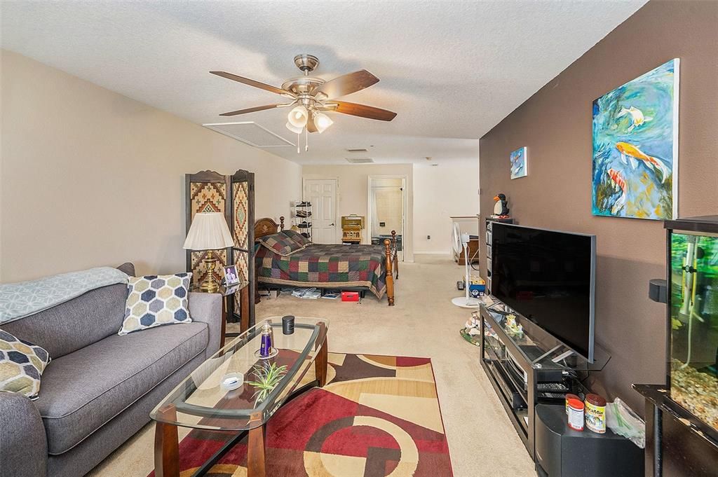 En Venta: $409,000 (3 camas, 3 baños, 2394 Pies cuadrados)