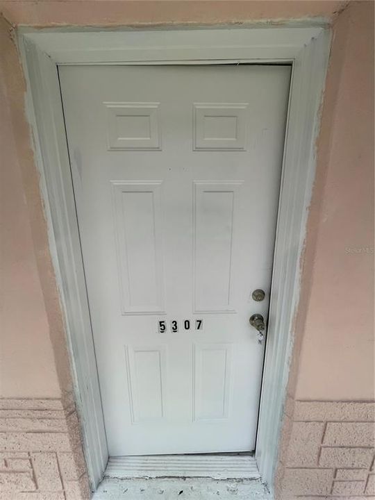 For Rent: $1,100 (2 beds, 1 baths, 700 Square Feet)