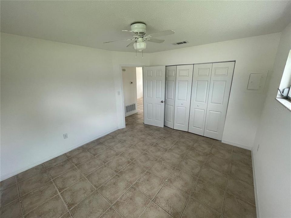 For Rent: $1,100 (2 beds, 1 baths, 700 Square Feet)