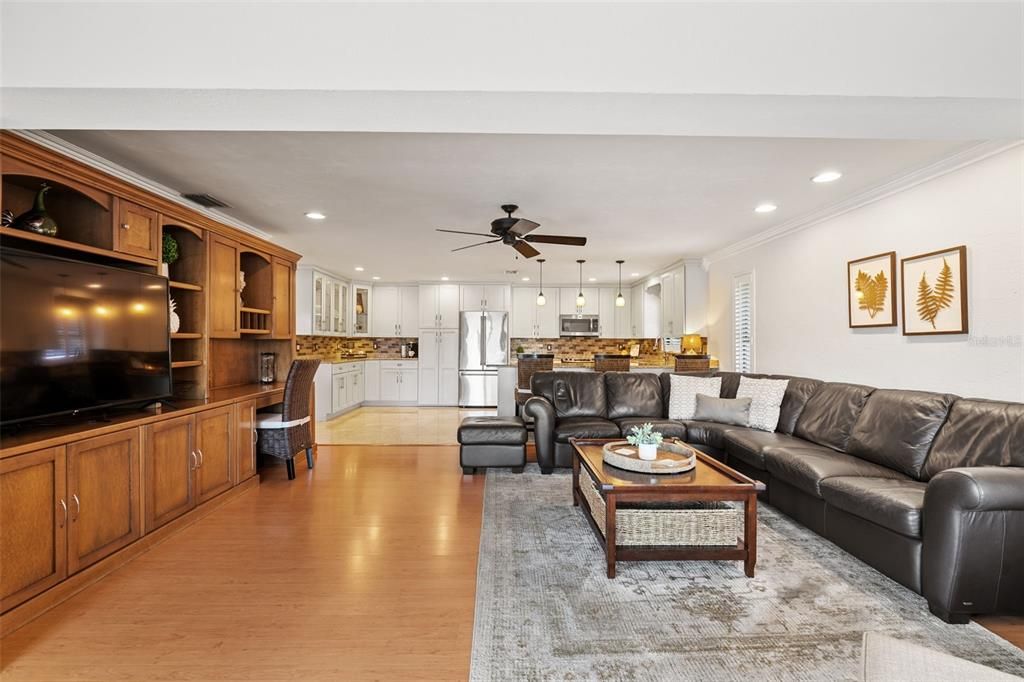 待售: $840,000 (3 贝兹, 3 浴室, 2413 平方英尺)