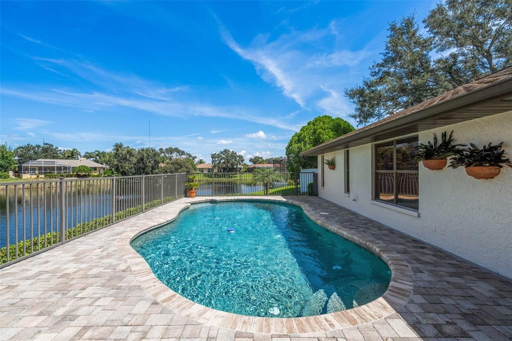 待售: $840,000 (3 贝兹, 3 浴室, 2413 平方英尺)