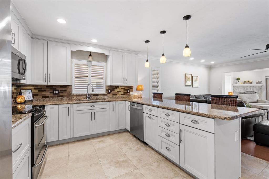 待售: $840,000 (3 贝兹, 3 浴室, 2413 平方英尺)