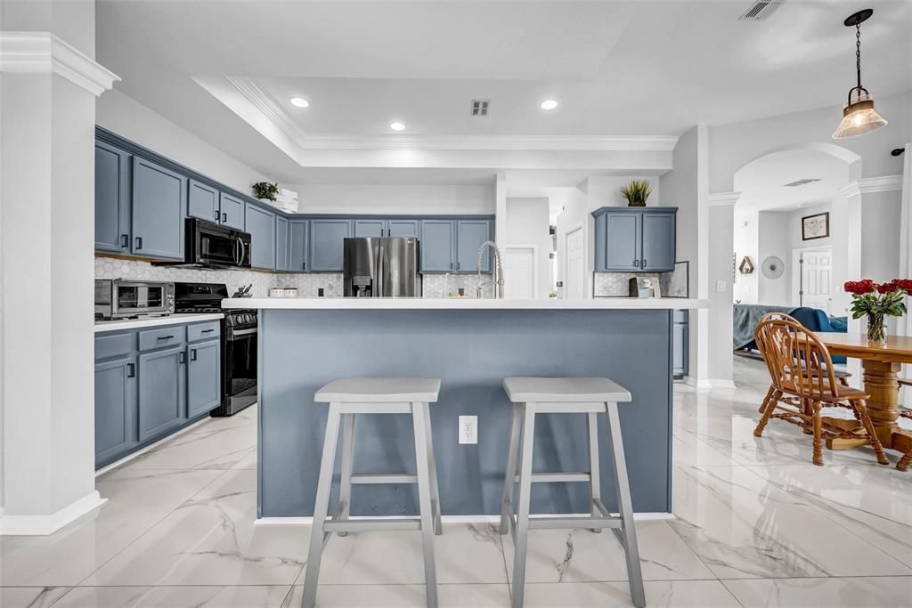 For Sale: $439,999 (4 beds, 3 baths, 2212 Square Feet)