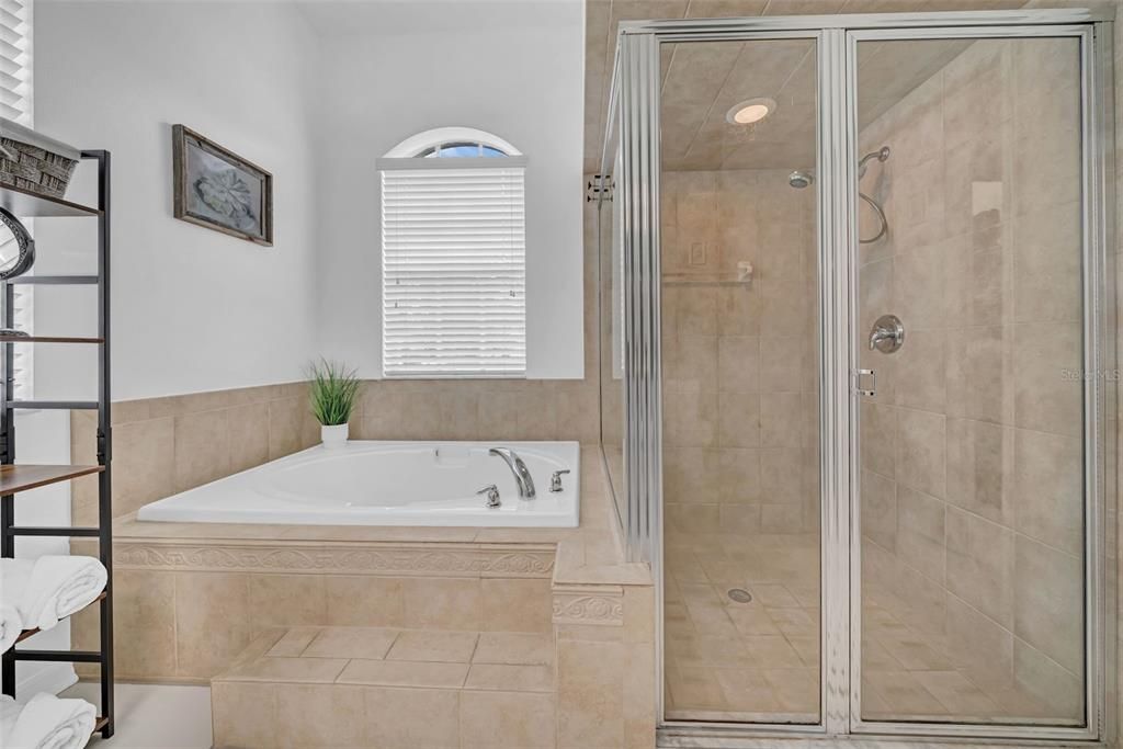 For Sale: $439,999 (4 beds, 3 baths, 2212 Square Feet)