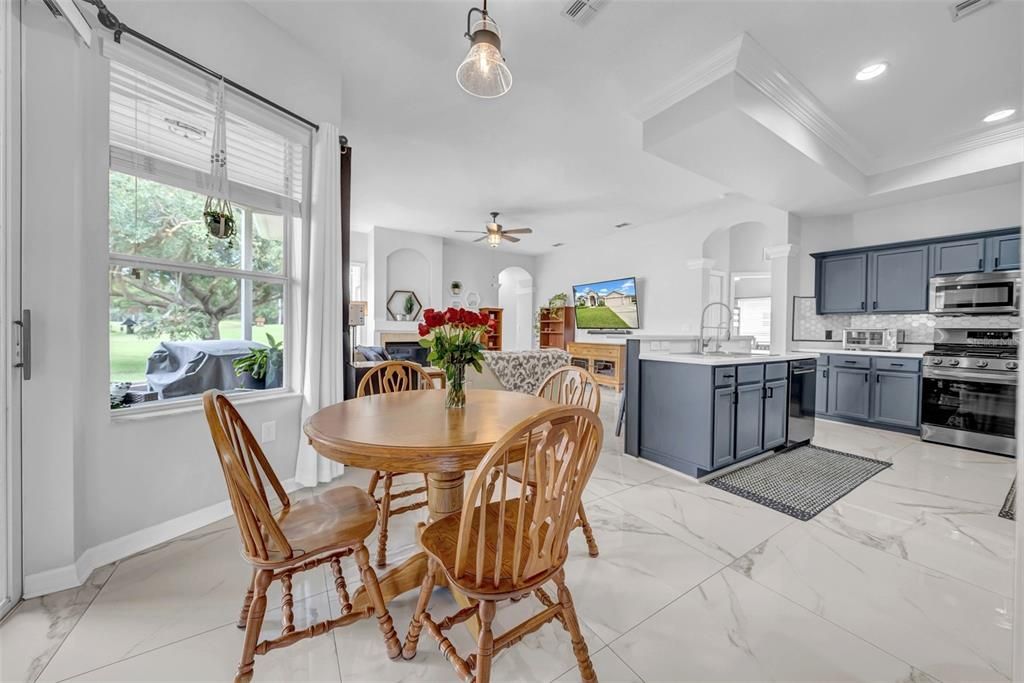 For Sale: $439,999 (4 beds, 3 baths, 2212 Square Feet)