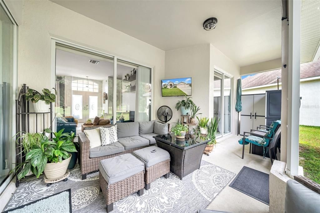 For Sale: $439,999 (4 beds, 3 baths, 2212 Square Feet)